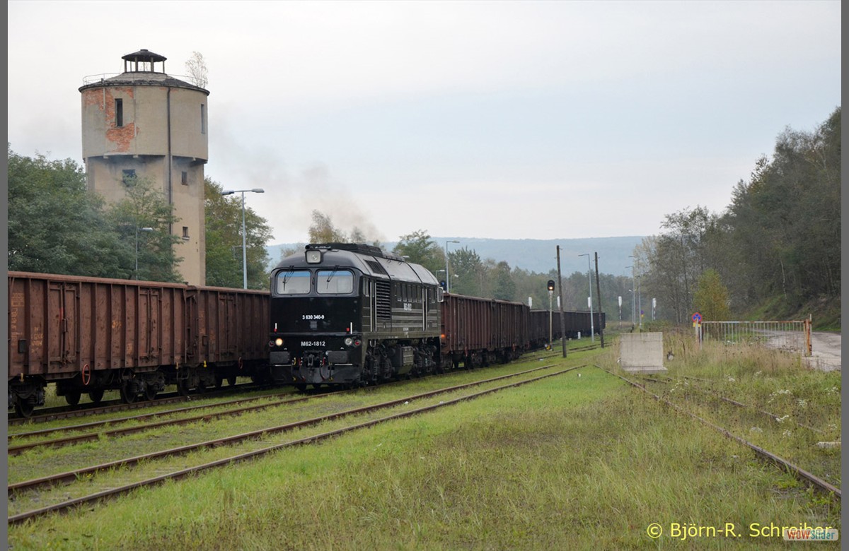 M62 1812 mit leerem Kohlezug beim Rangieren in Turoszw